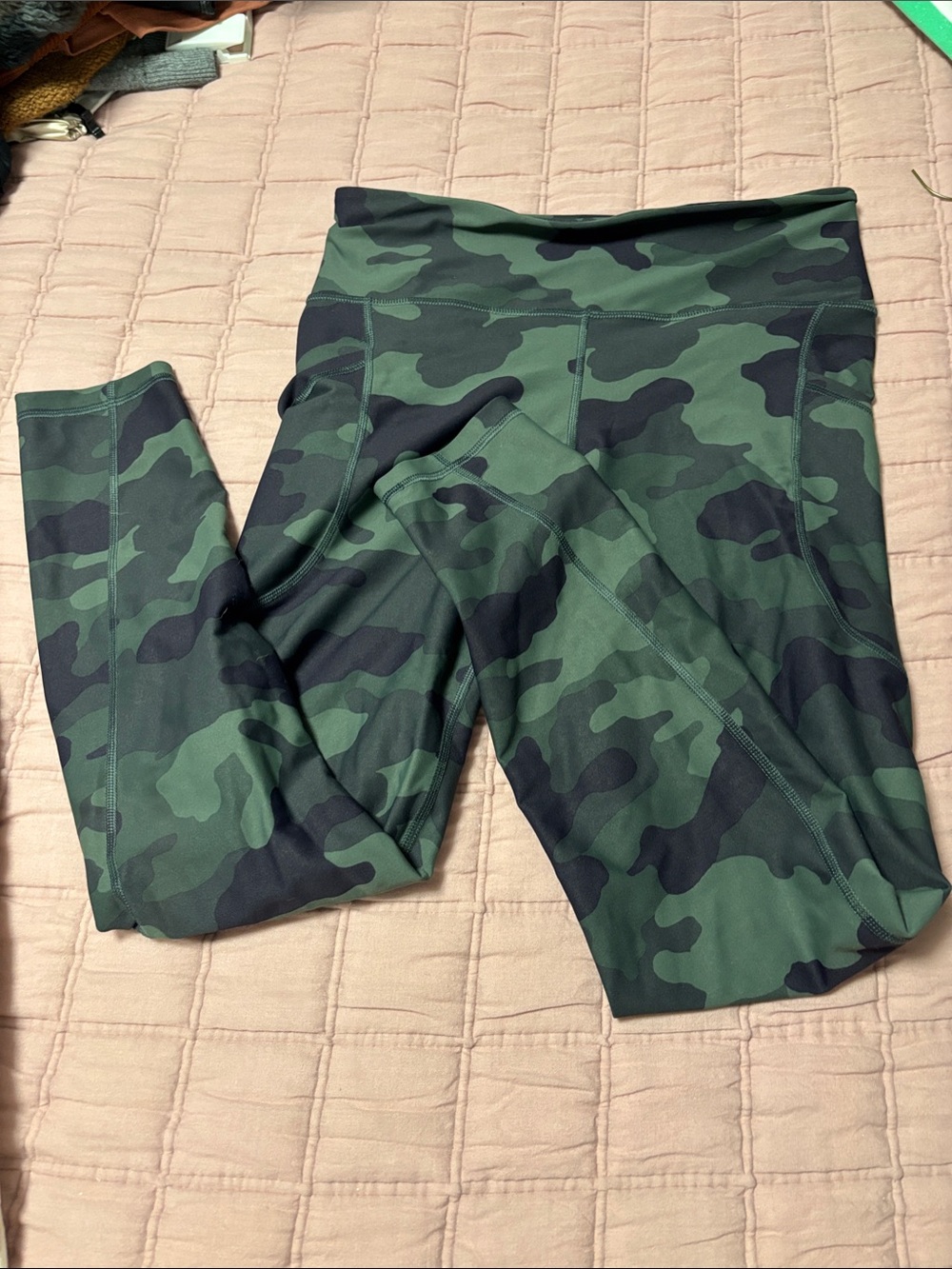 Old Navy Green Camo Leggings